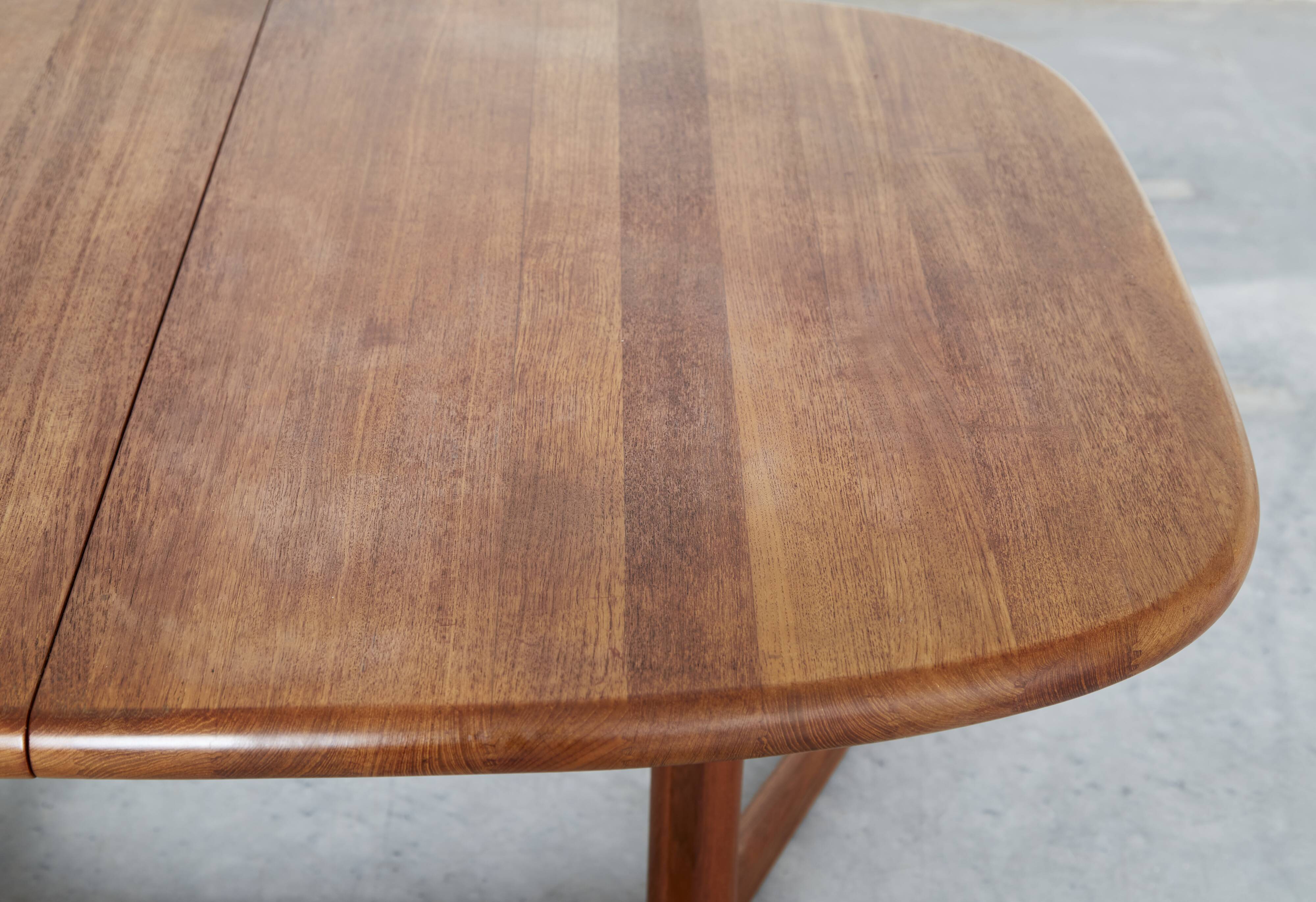 Juul Kristensen superelliptical Mid-Century Dining Table for Glostrup