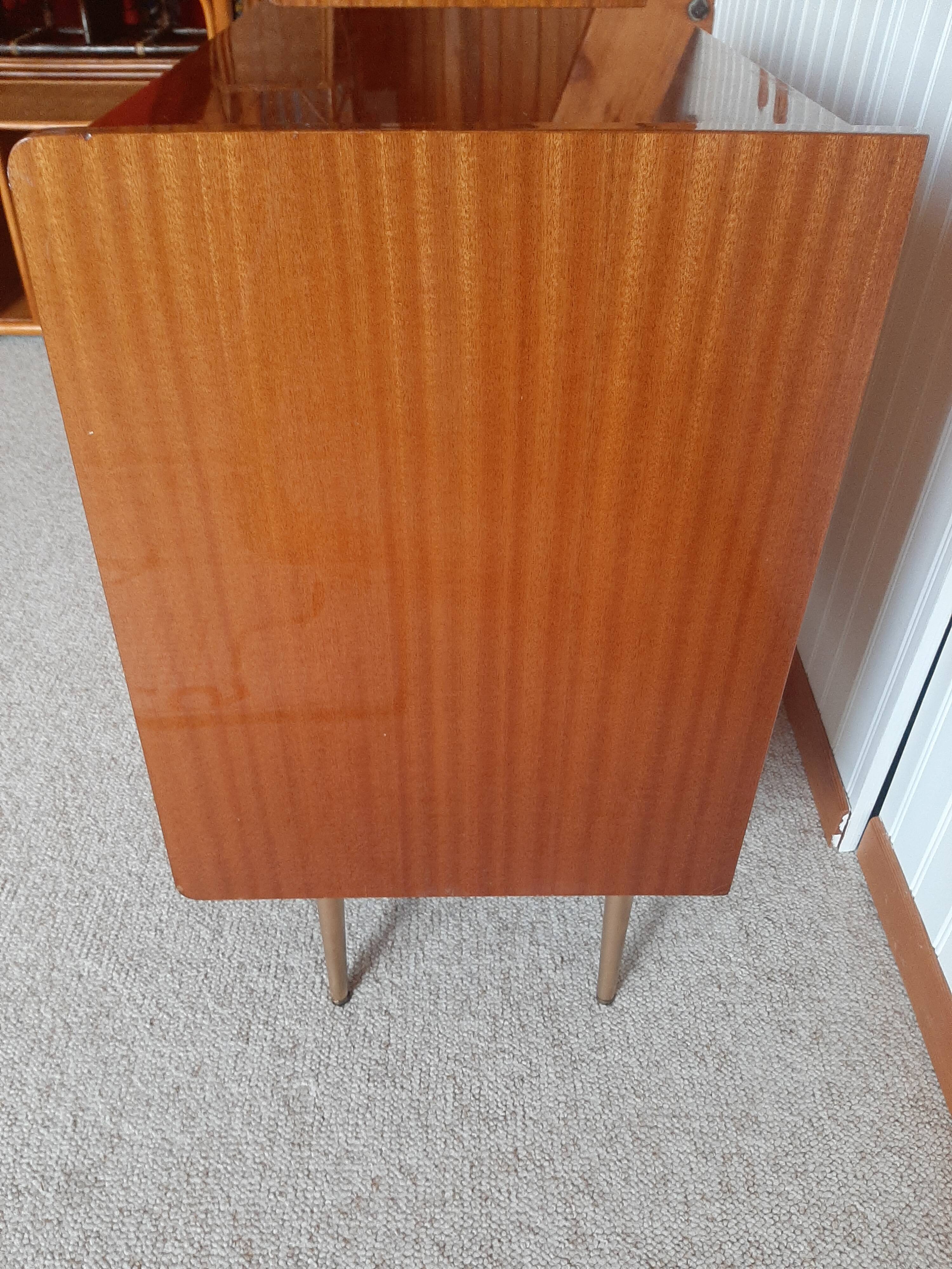 Vintage chest of drawers 3 drawers - varnished teak - Scandinavian style - retro patterns - 60s