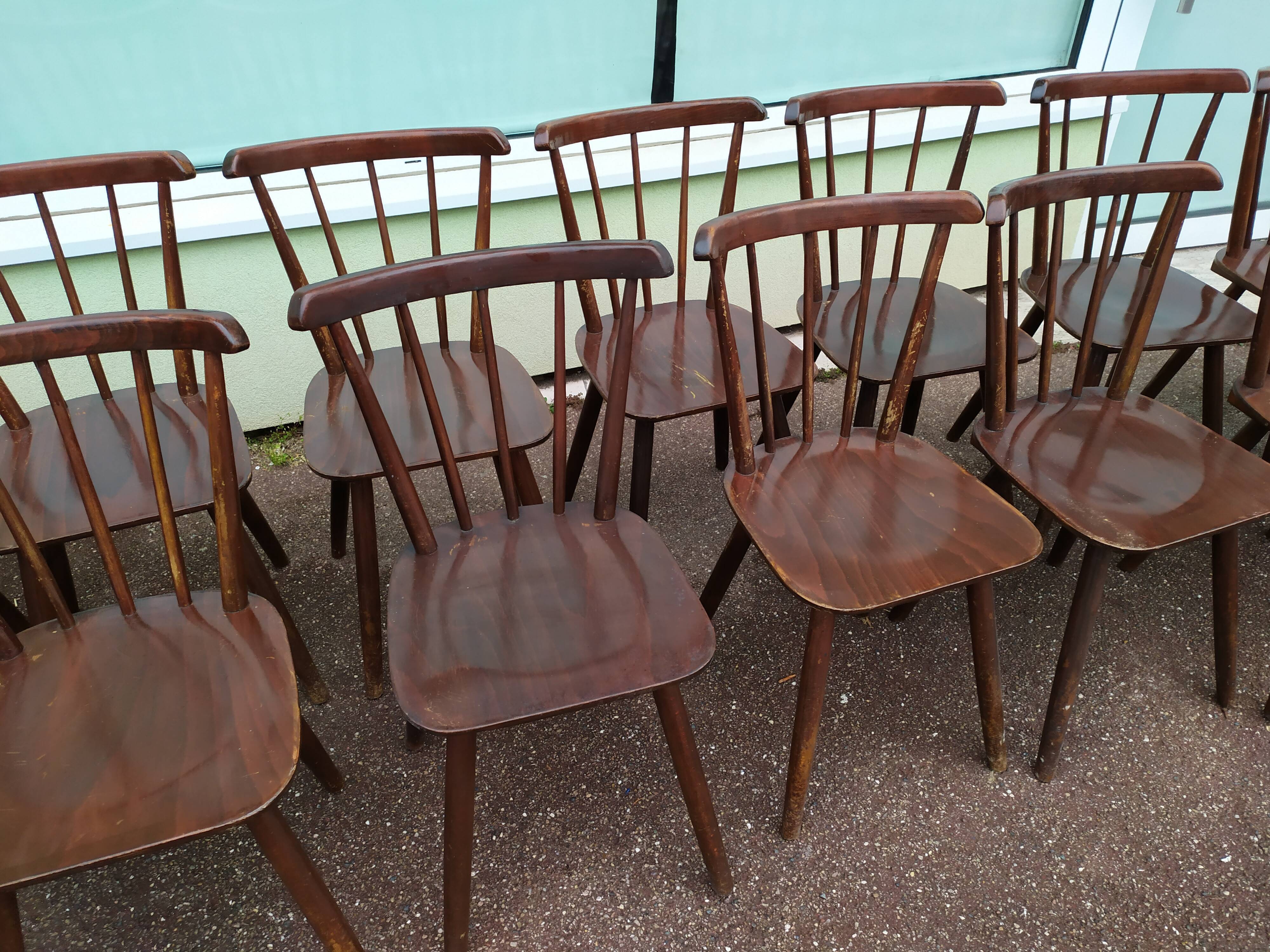Lot de 20 chaises de bistrot bois - vintage