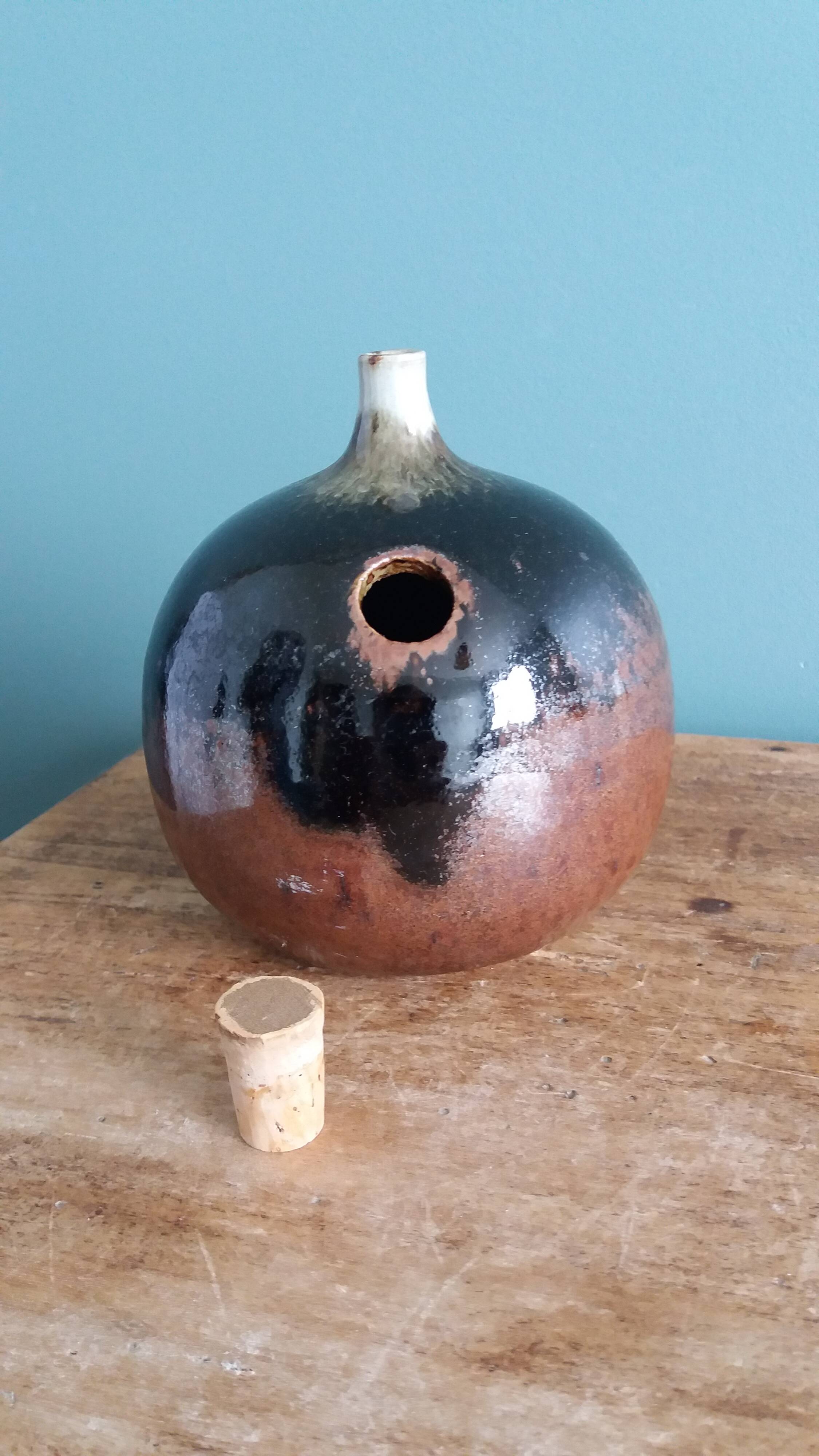 Fig-shaped oil lamp, stoneware soliflore, signed ceramic.