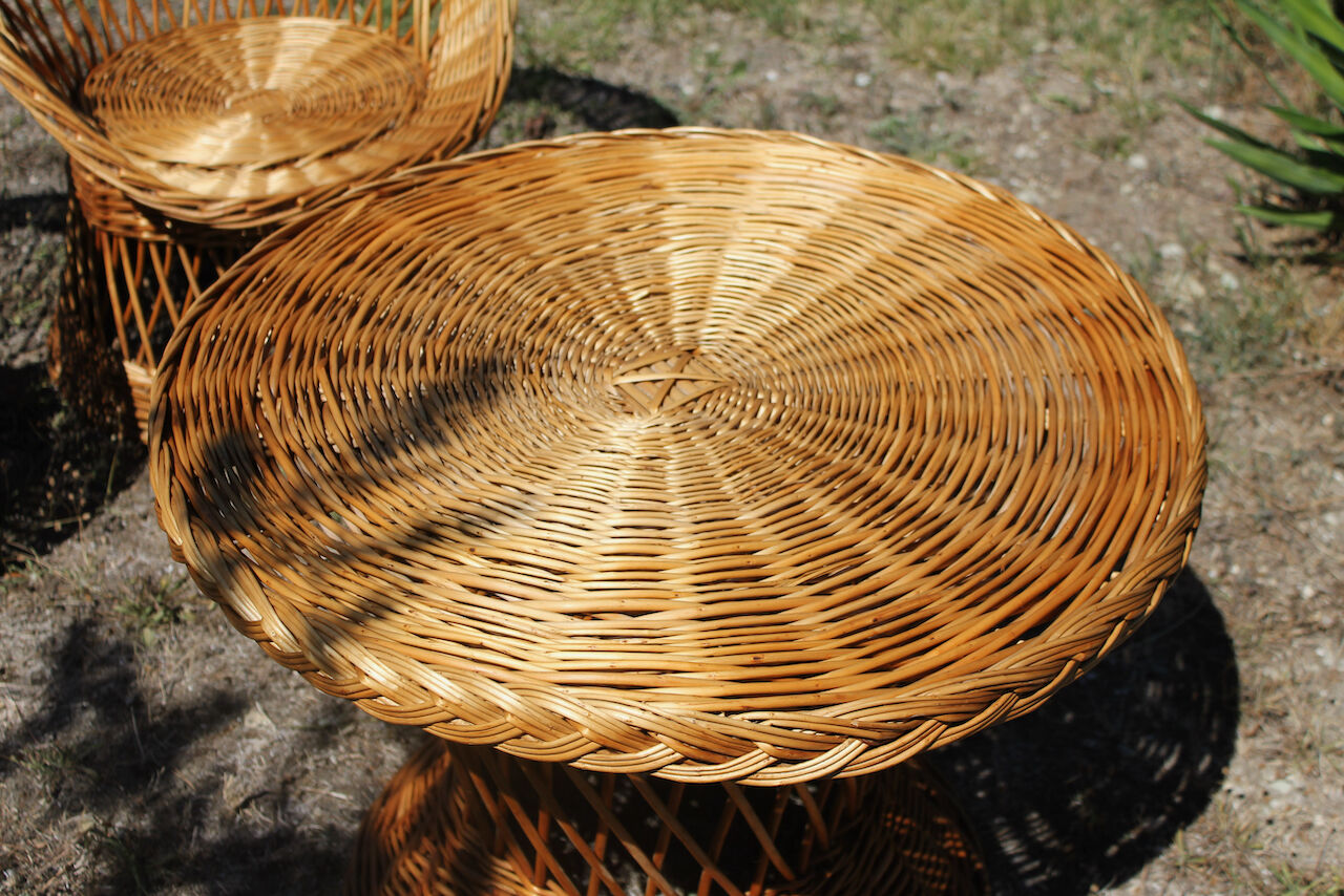 Vintage wicker chairs and table