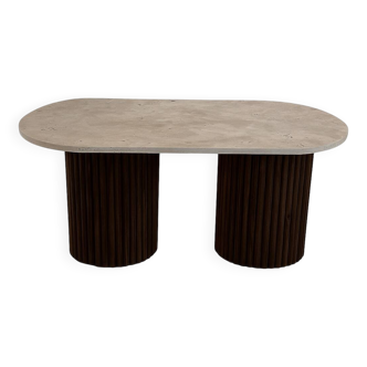 Table basse ovale en travertin et bois cannelé