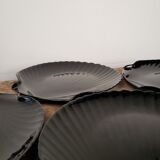 Black glass plates - Scallop