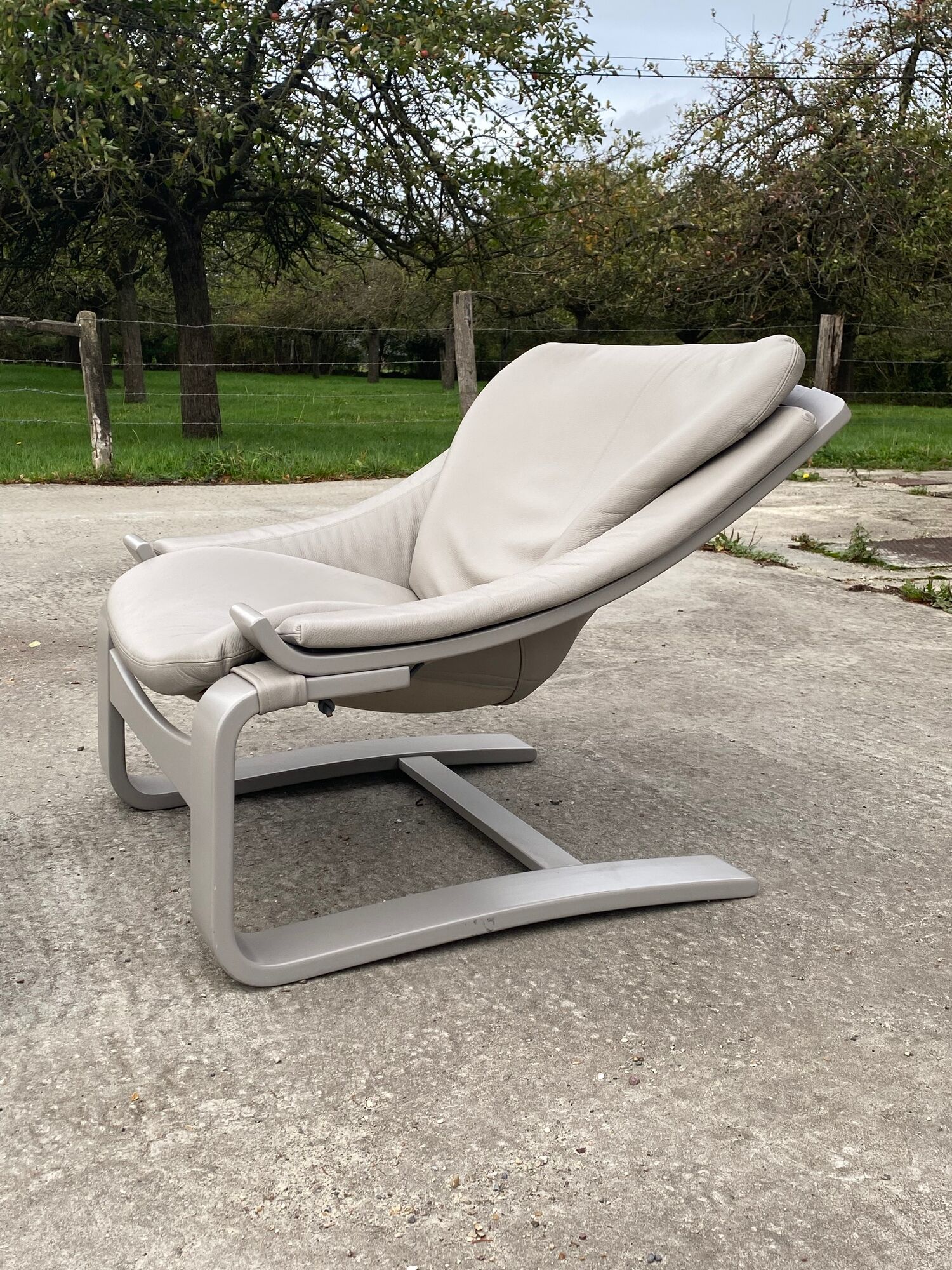 Pair of vintage grey leather armchairs by Ake Fribytter 1970