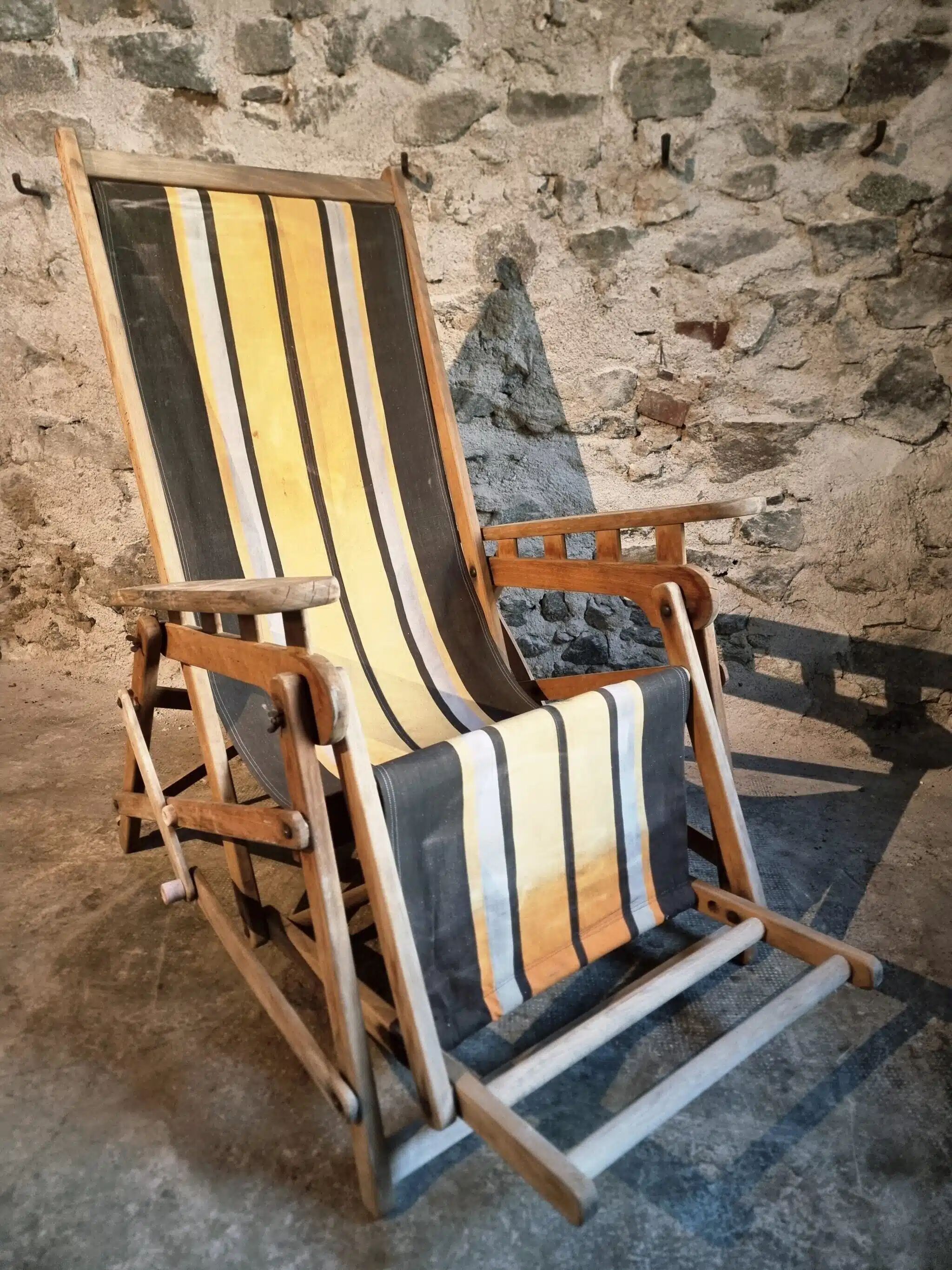 Vintage French folding lounge chair – 1950s/60s in beech with striped canvas, adjustable recliner