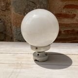 Globe en verre blanc