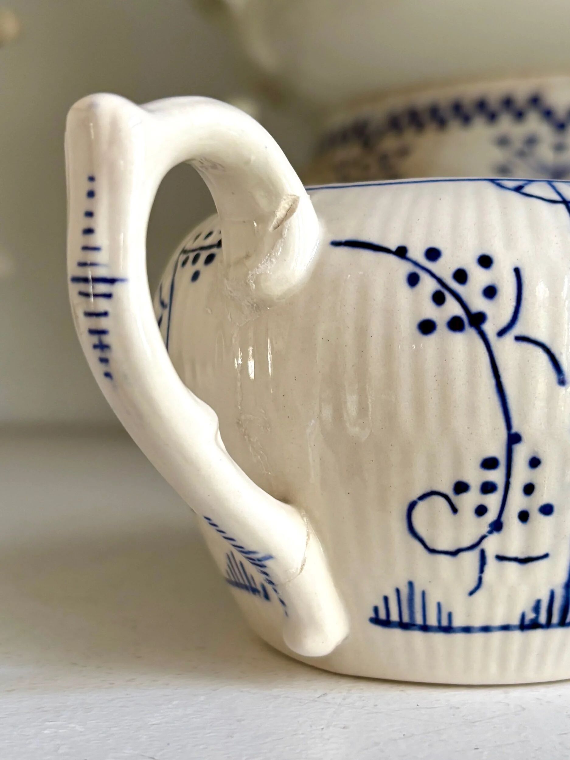 Pot à lait Boch La Louvière en faïence émaillée bleue, service "Copenhague" - années 1920-30