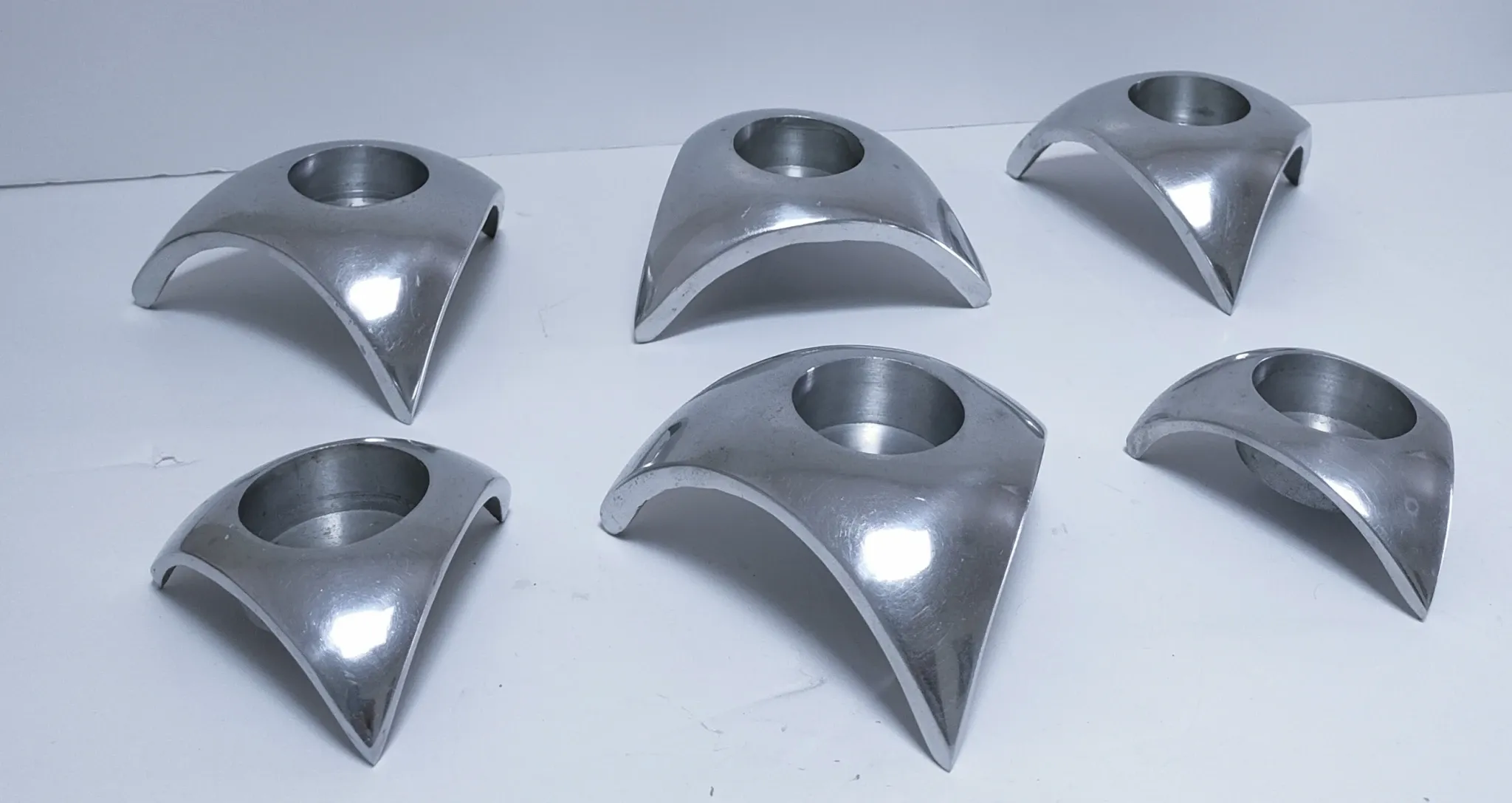 six bougeoirs tripodes aluminium design 90