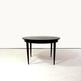Expandable table by Werner Wulfer for V-Form