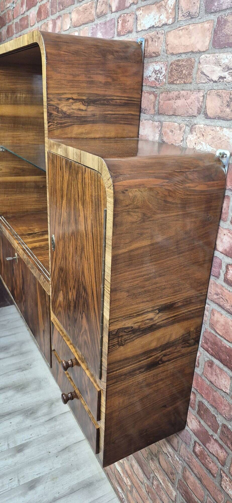 Vitrine Art Déco en noyer rénovée avec bar, rétro, vintage, années 40