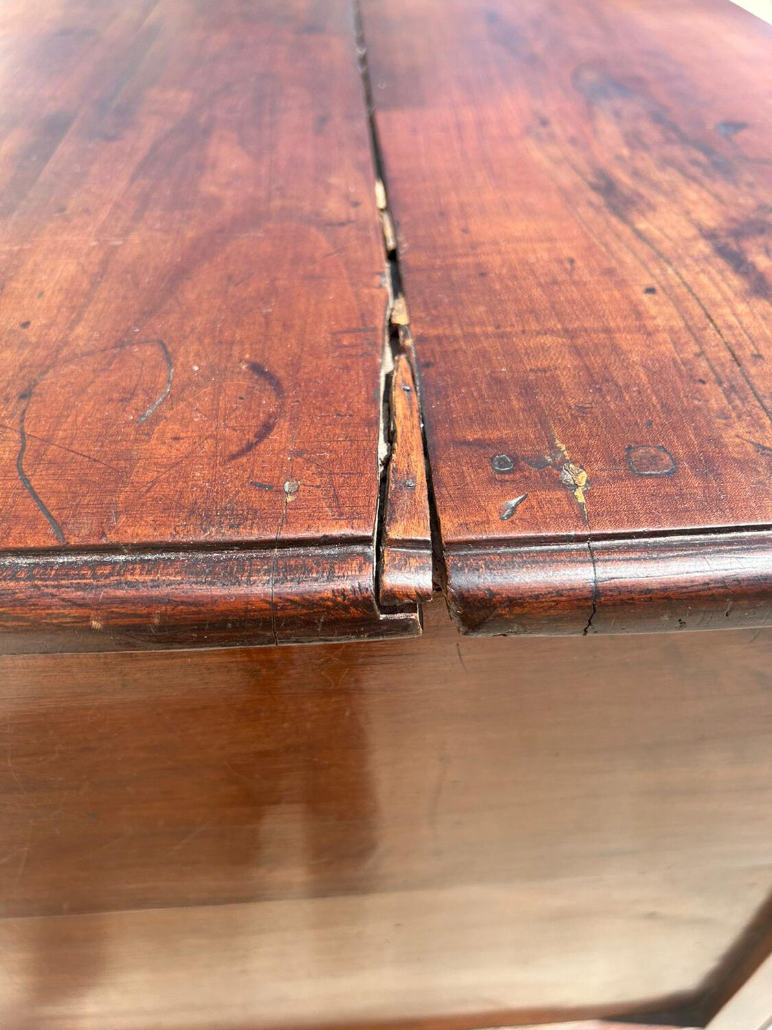 Antique Louis XV sideboard in solid wood