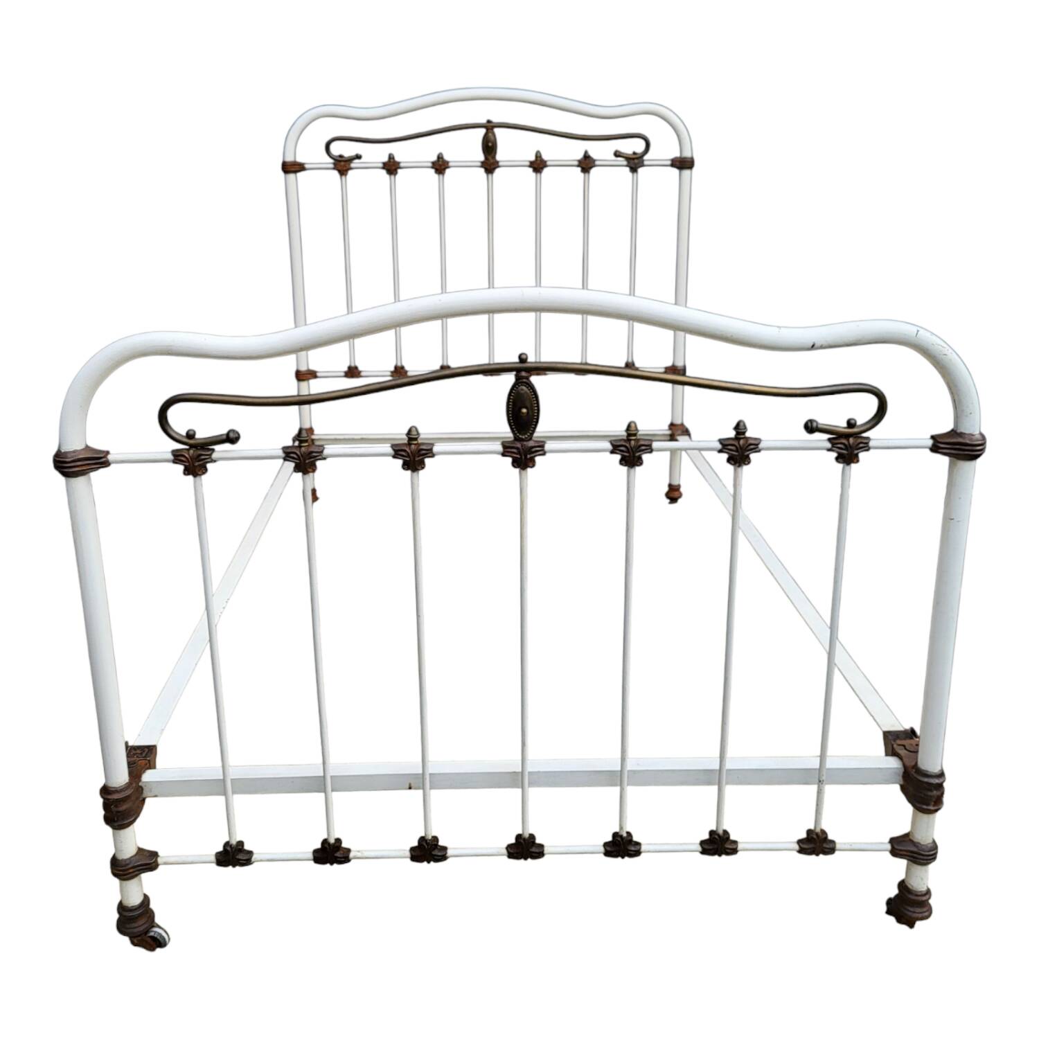 Art Deco Accolade Bed on Casters 190x120