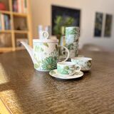Service in porcelain