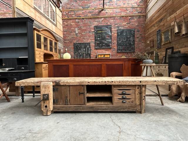Huge workbench at the beginning of the 20th century transformed into a TV unit