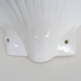 Pair of shell wall lights, in white ceramic. 80s 90s