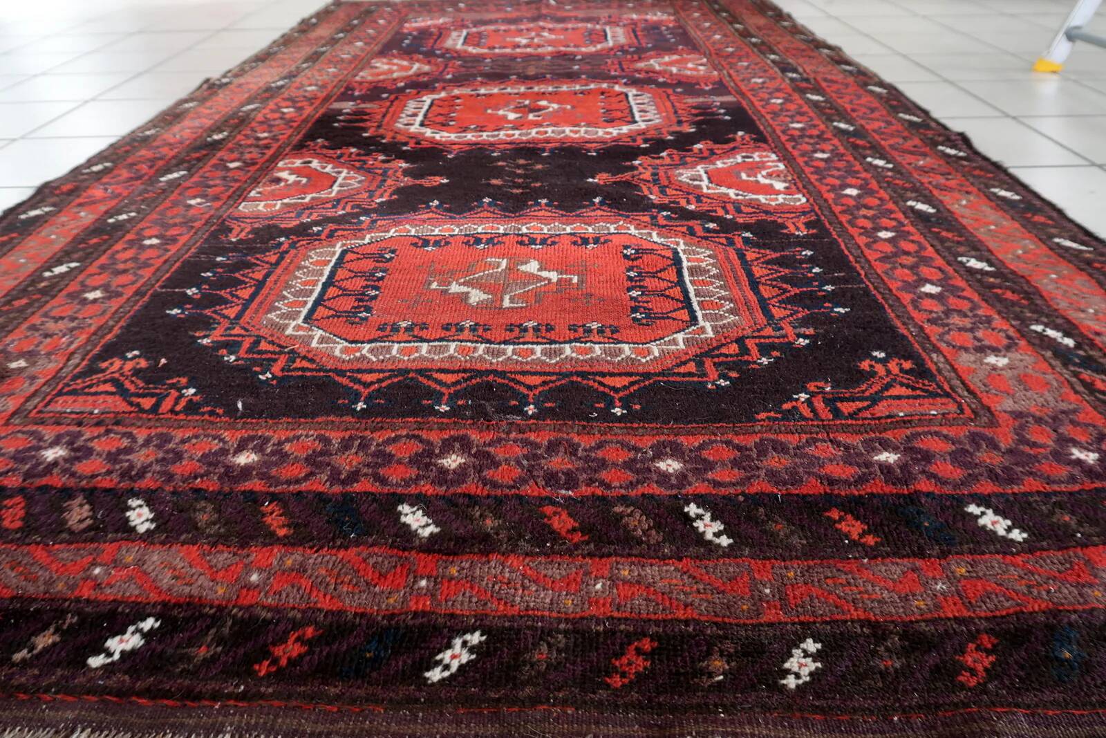Tapis baloutche afghan ancien noué à la main 116 cm x 210 cm - rouge et marron (1C1195)