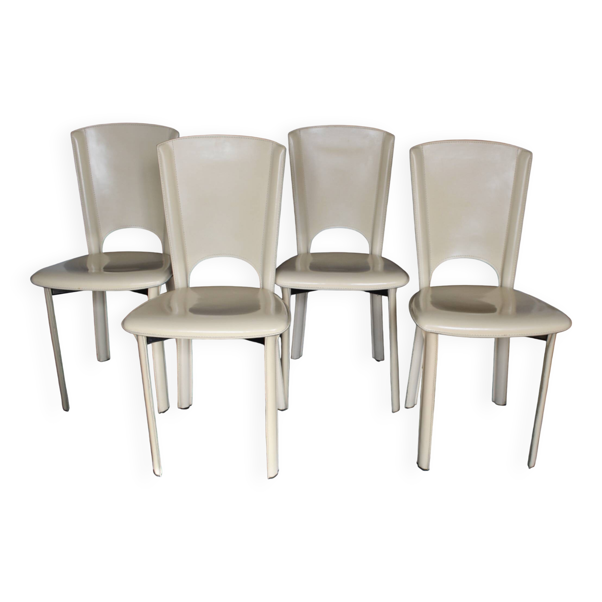 Set of 4 beige leather chairs from the 80s in Italy