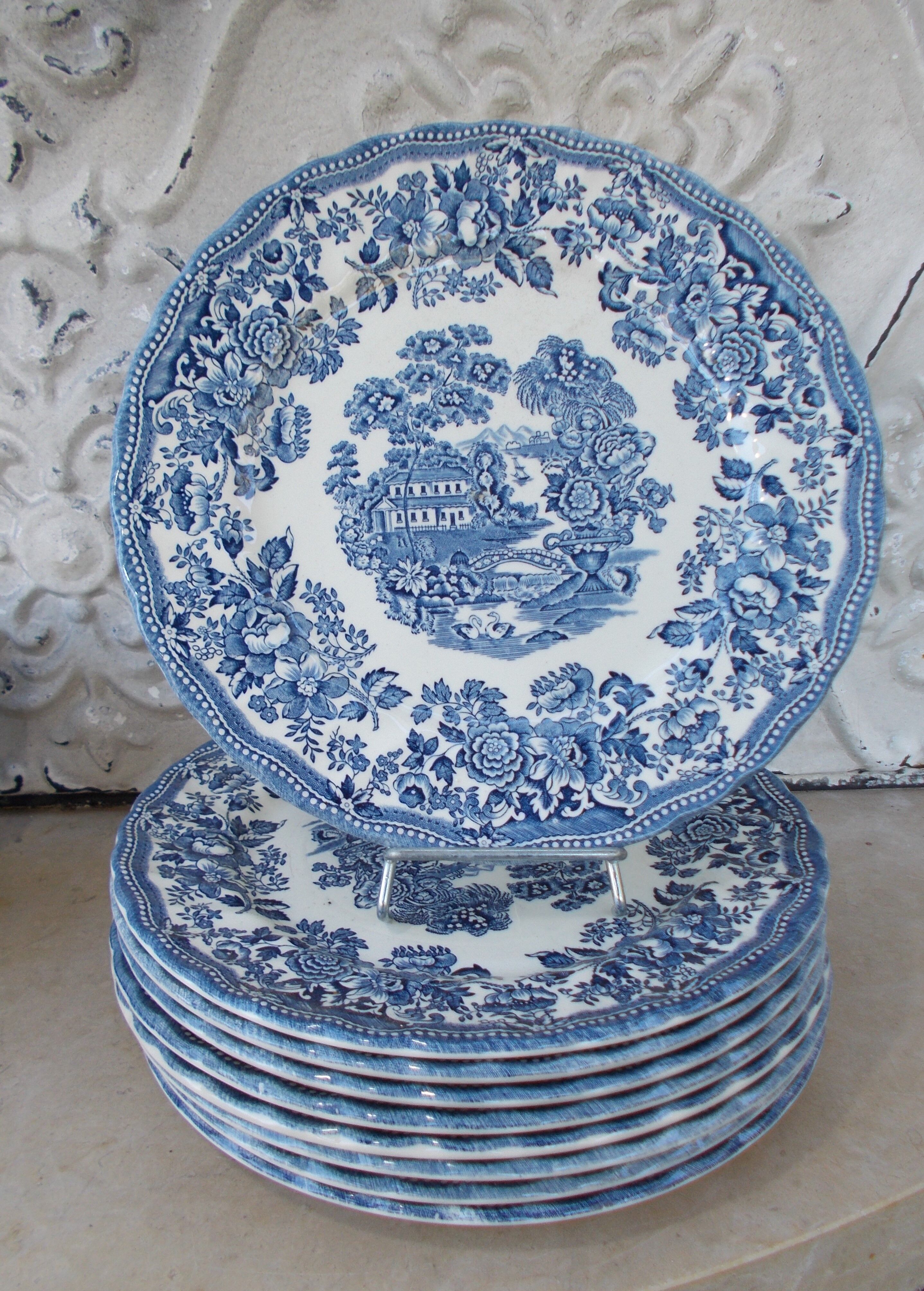 8 flat plates Myott Meakin blue décor