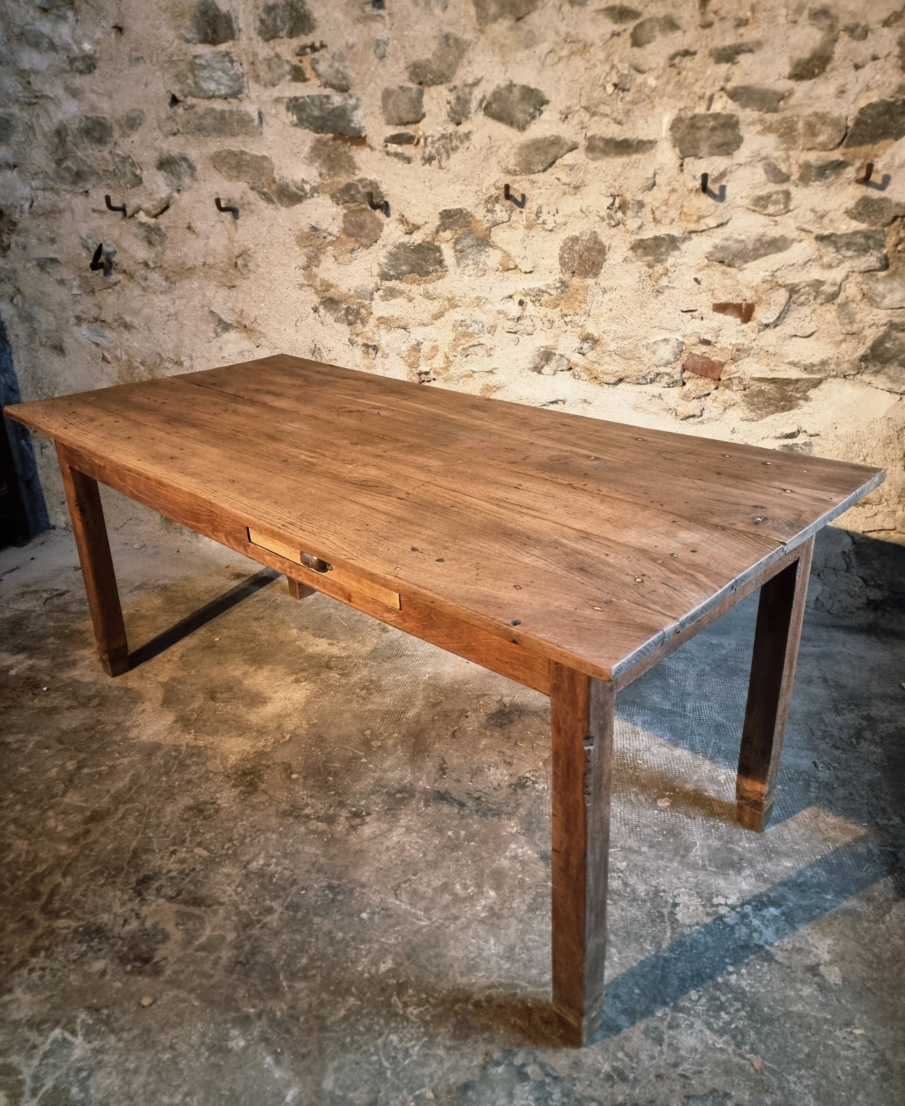 Table de ferme française ancienne en chêne avec deux tiroirs — XIXe siècle