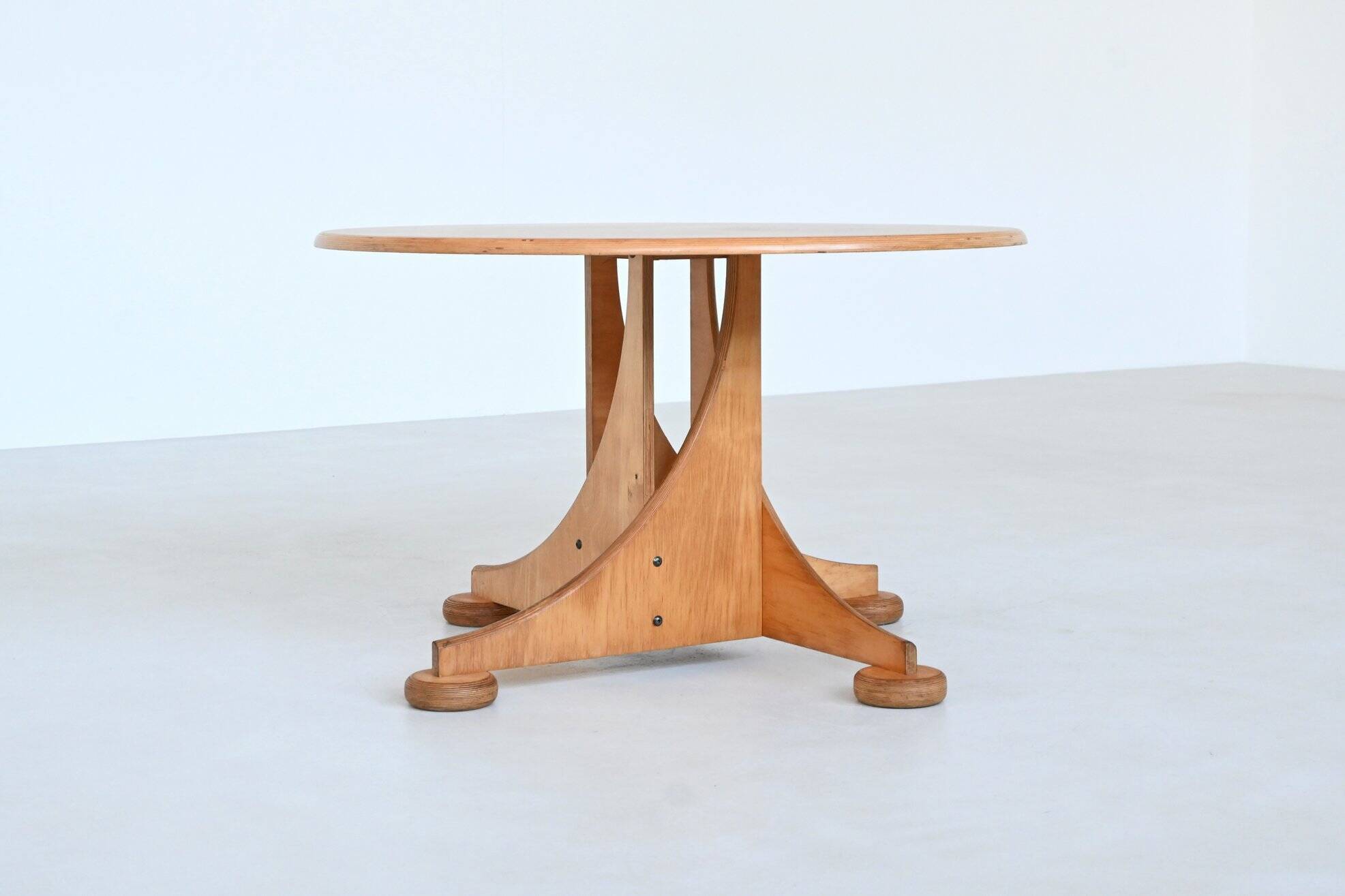 Sjoerd Soeters scuptural dining table in birch Lundia The Netherlands