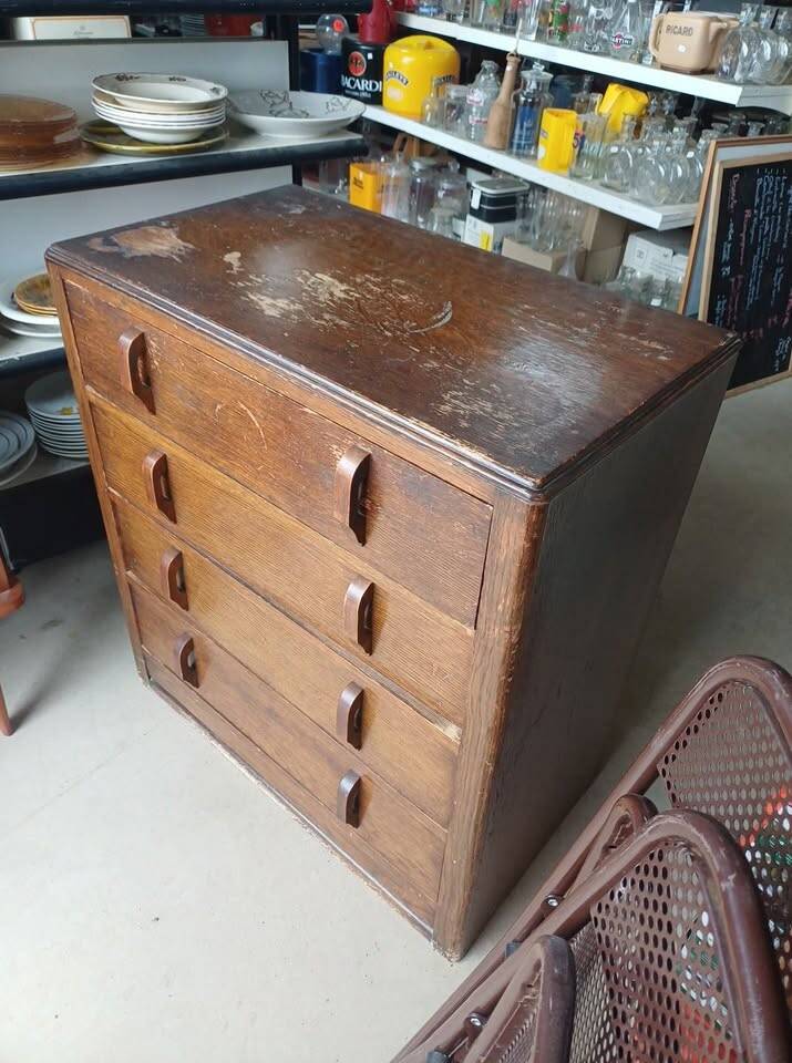 Commode ancienne en chêne, signée Bobby & Co Ltd.