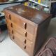 Commode ancienne en chêne, signée Bobby & Co Ltd.