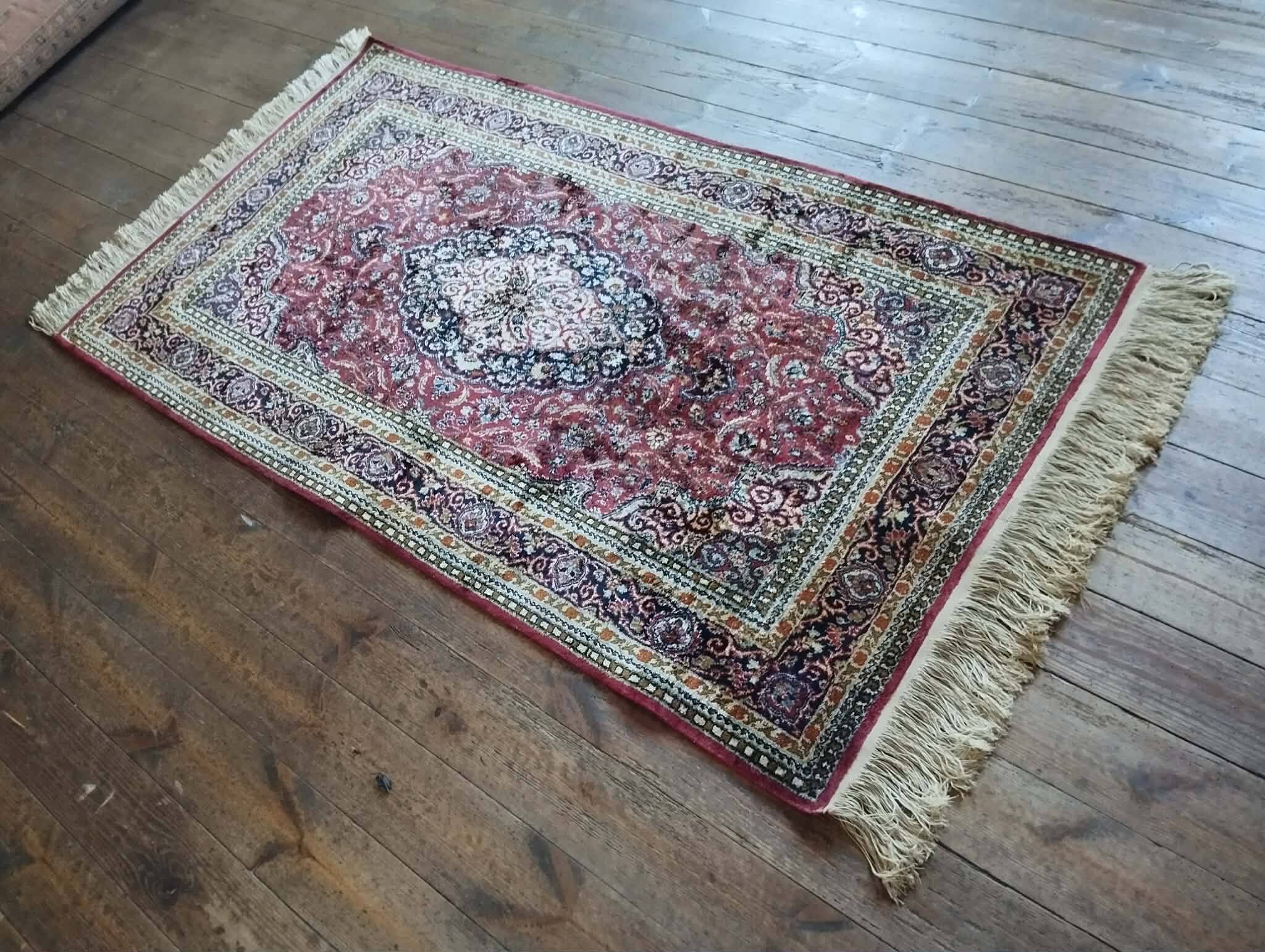 Handmade Kashmiri Silk Rug 160x90cm