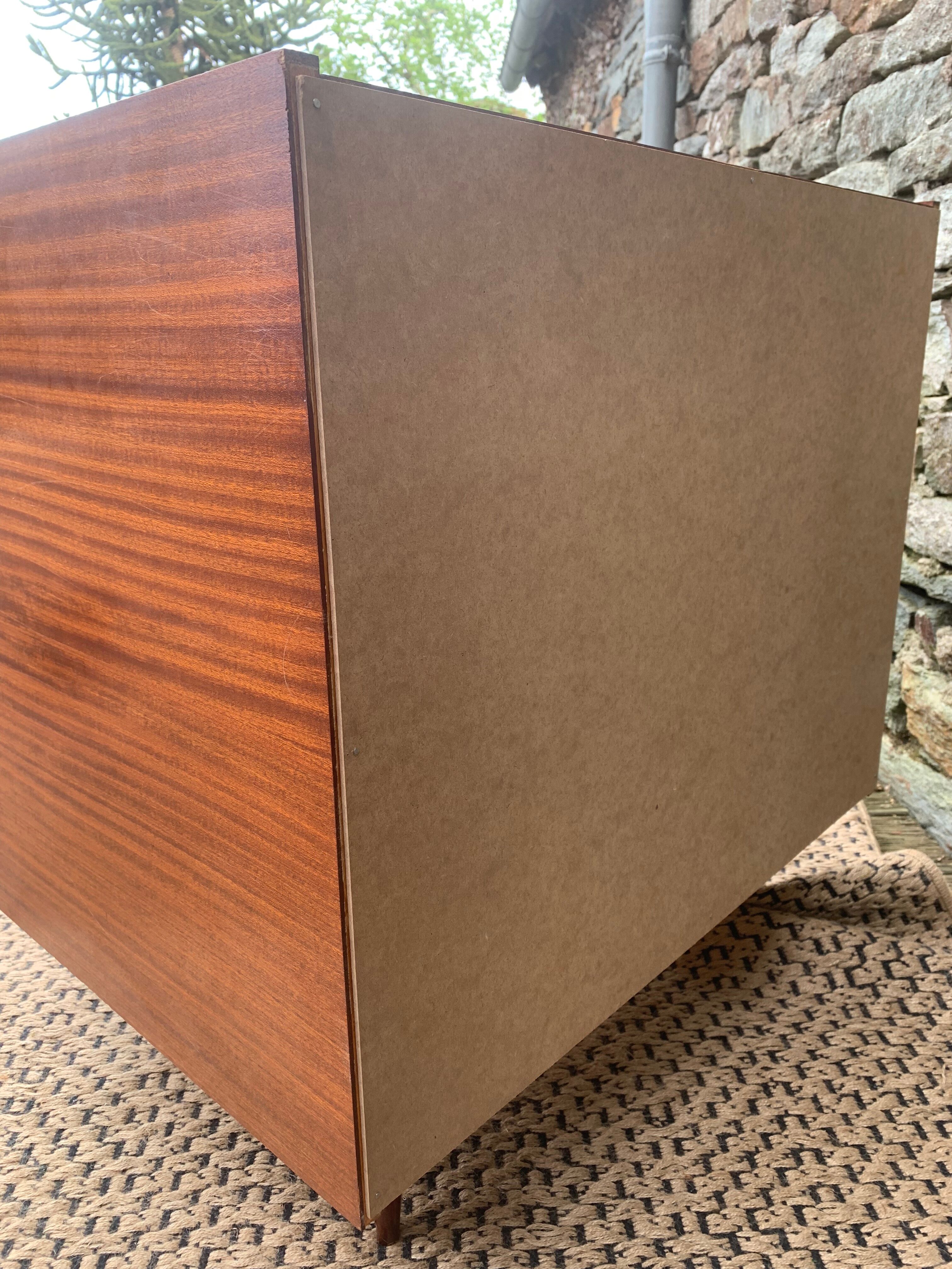 Vintage chest of drawers with 4 drawers