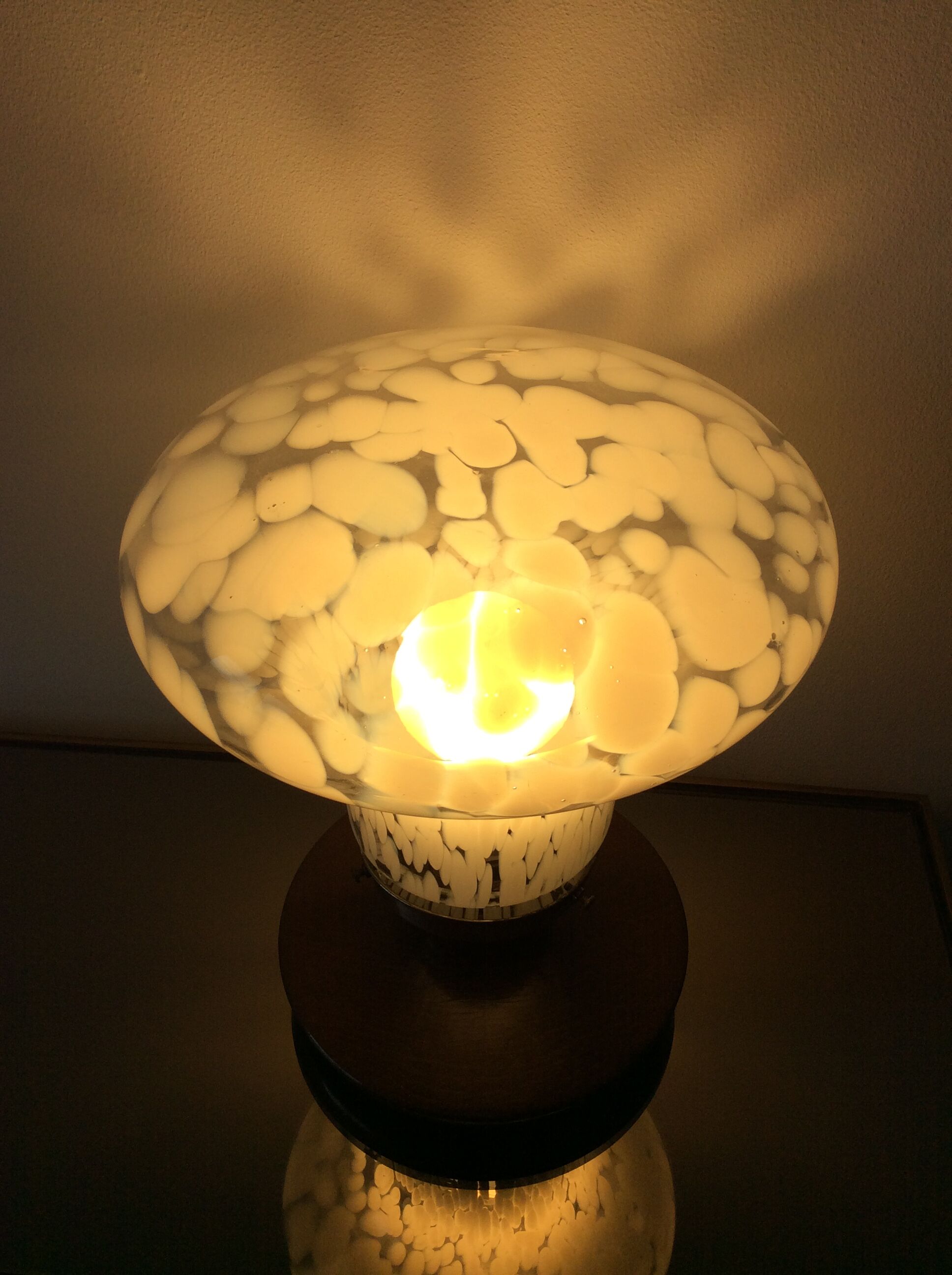 Lampe Art Déco globe champignon Clichy et pied bois