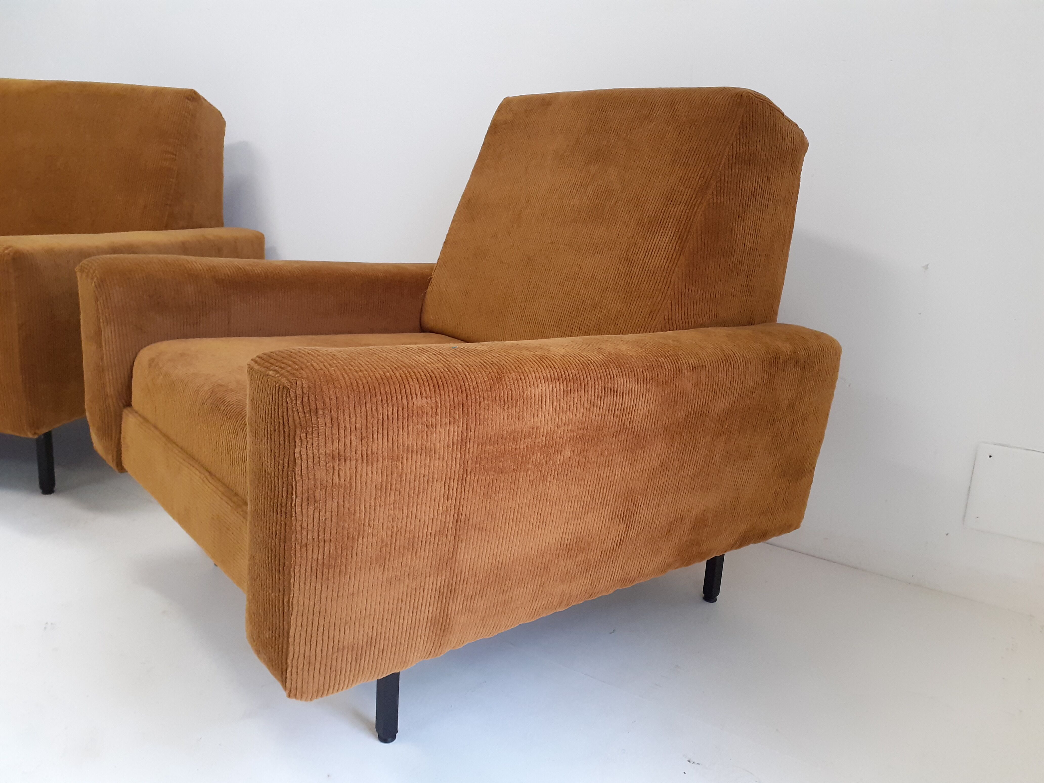 Paire de fauteuils année 50
