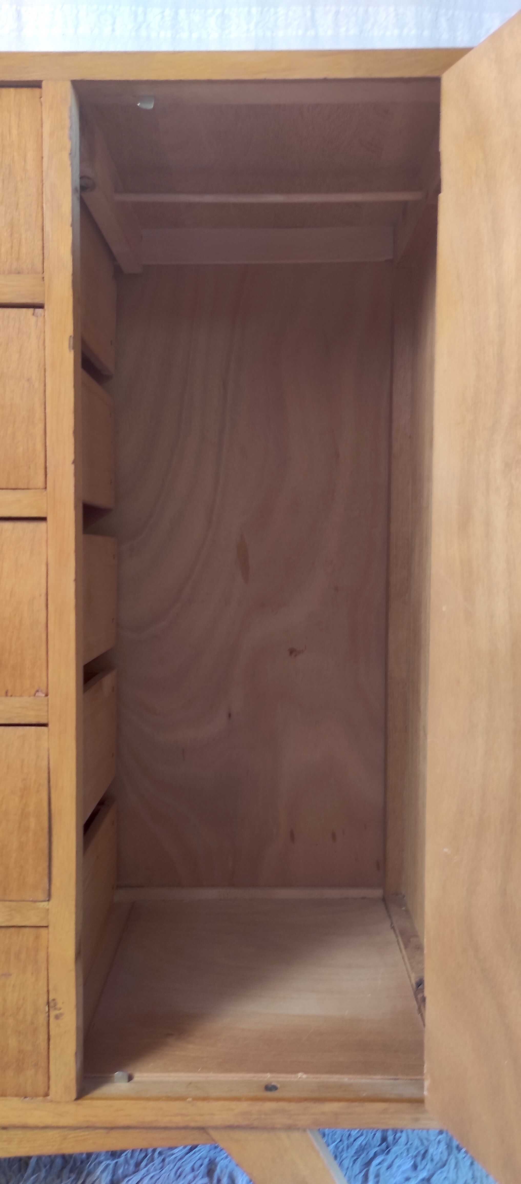 Gilded oak chest of drawers – 50s/60s