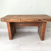 Petit banc rustique en bois