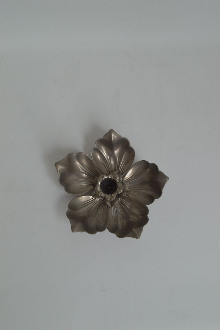 Vintage flower ashtray