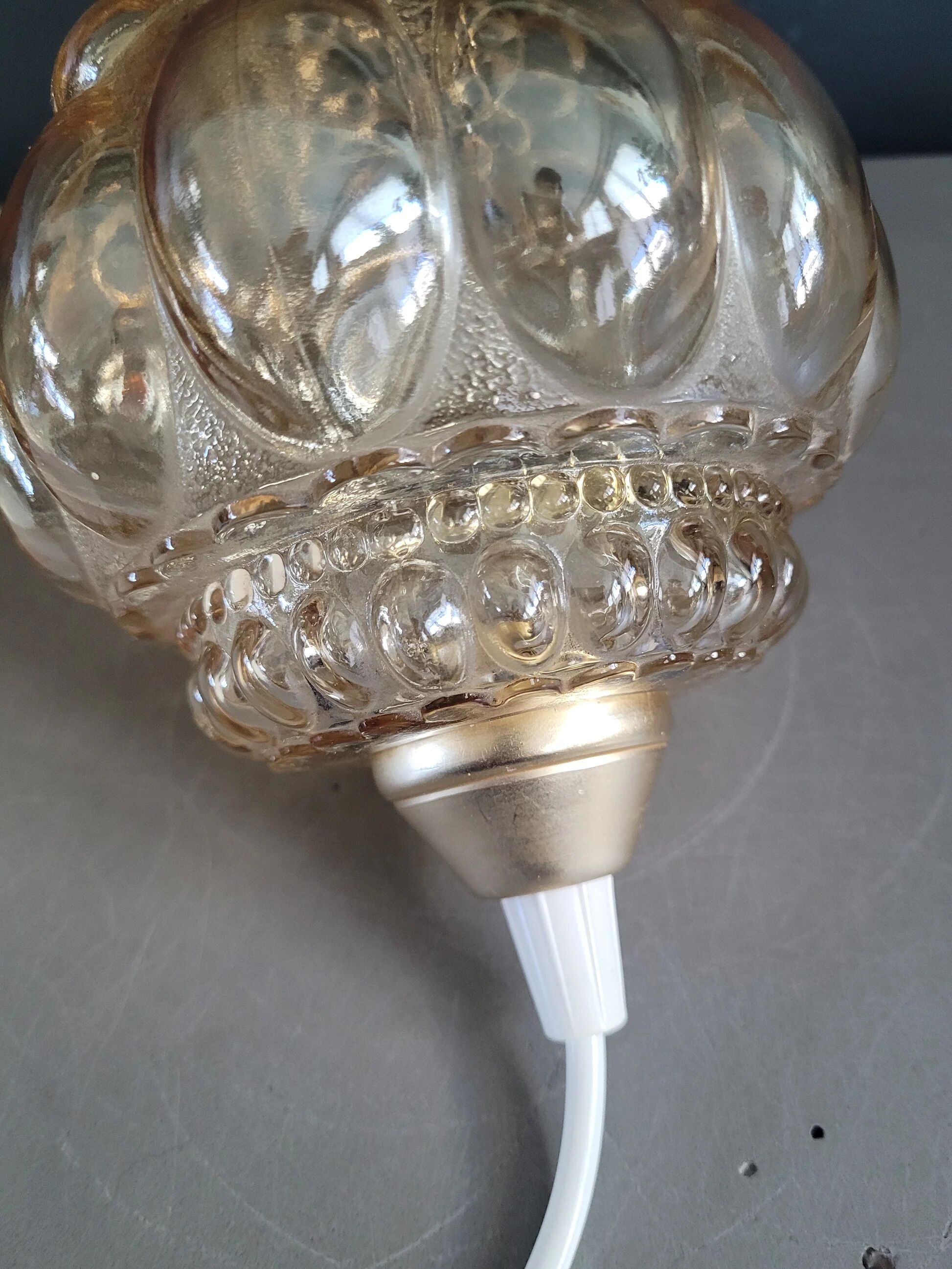 Vintage amber moulded glass pendant - Ref 888