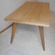 Table vintage 1960 pieds compas chéne clair
