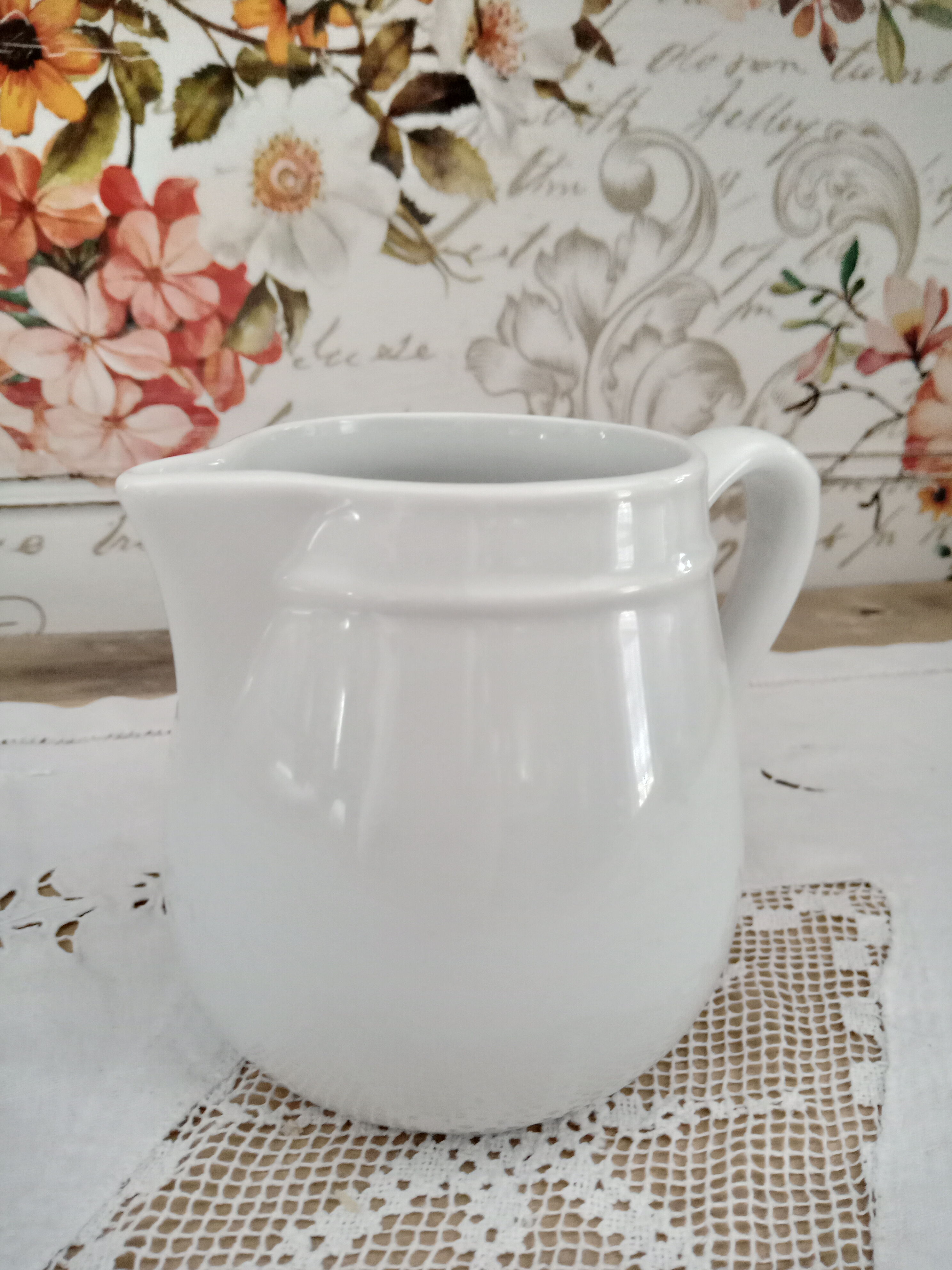 Pitcher in white porcelain Pillivuyt France