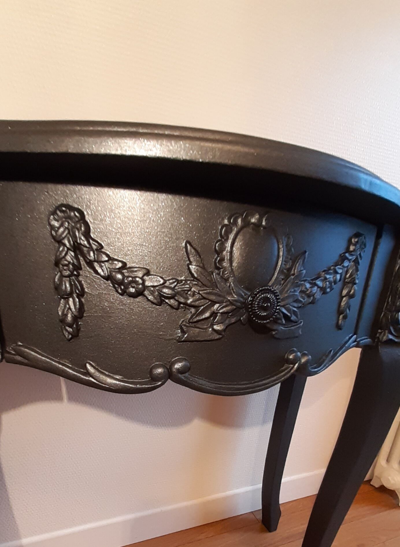 Baroque console black steel