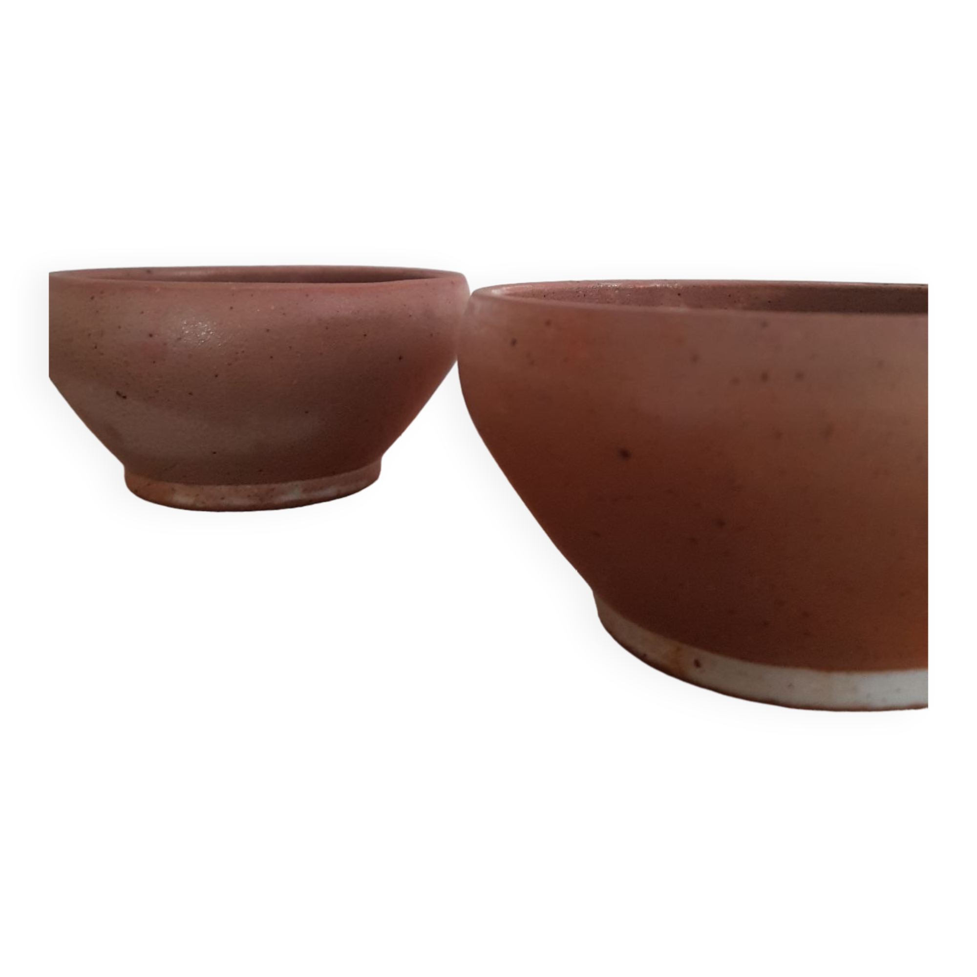 Set of 2 sandstone bowls
