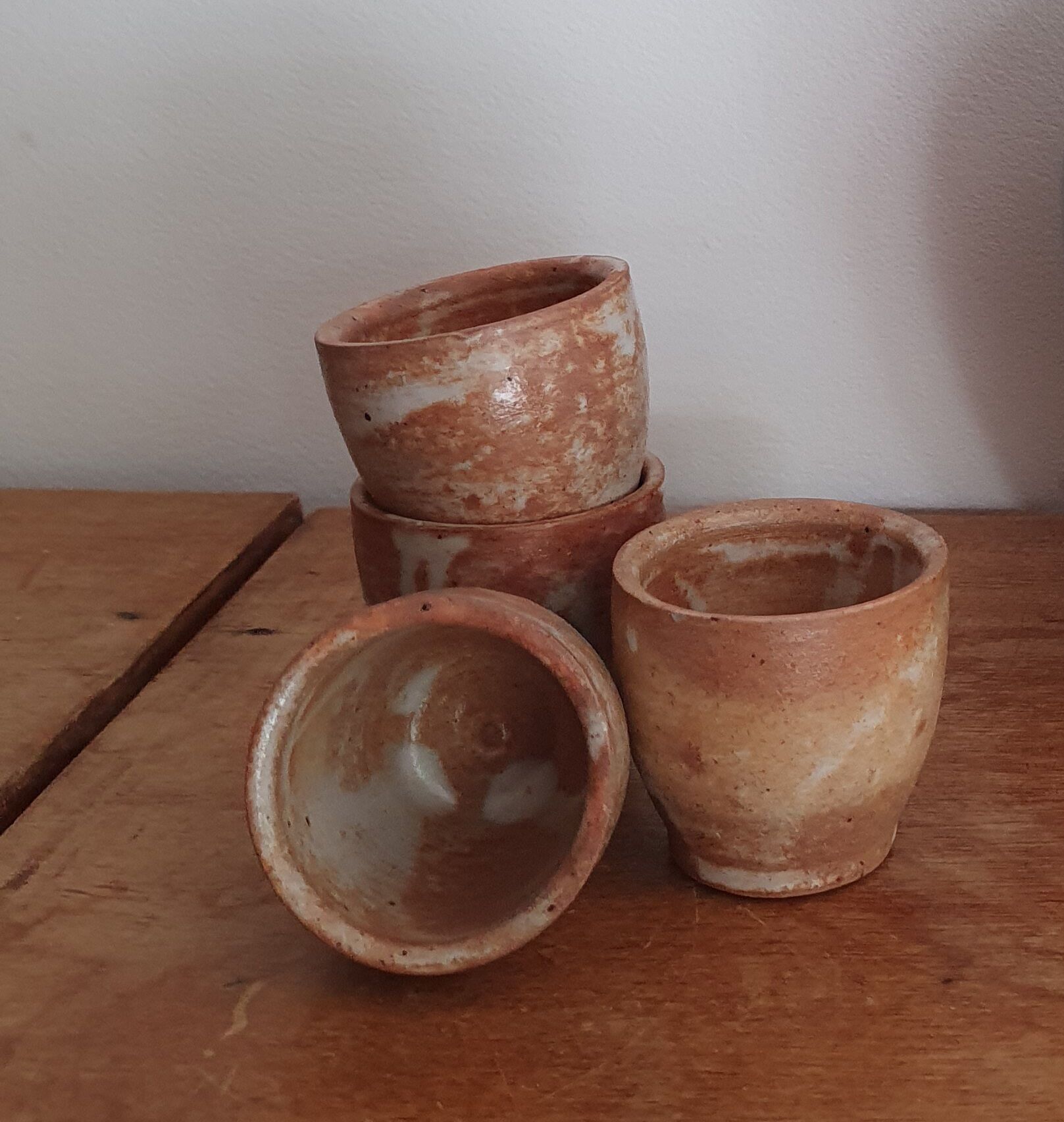 4 sandstone coquetiers