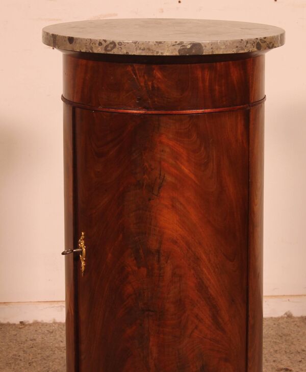 grand Chevet Somno en acajou flammé d’époque Empire.