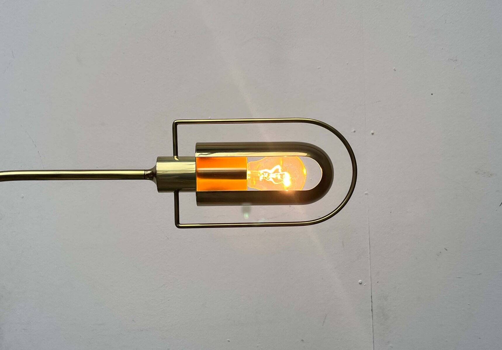 Vintage Hollywood Regency brass floor lamp by designer Florian Schulz, 1970s.