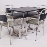 Table Bauhaus noire fabriquée dans les années 1930 en Allemagne