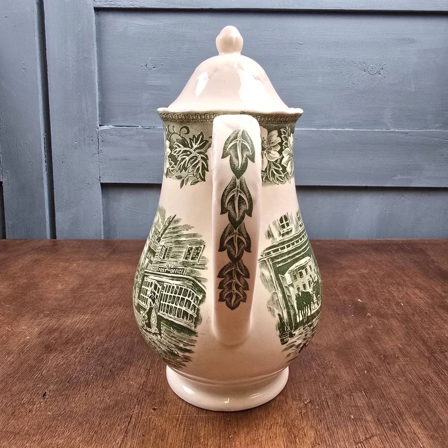 Théière anglaise vintage Royal Tudor Ware Coaching Taverns