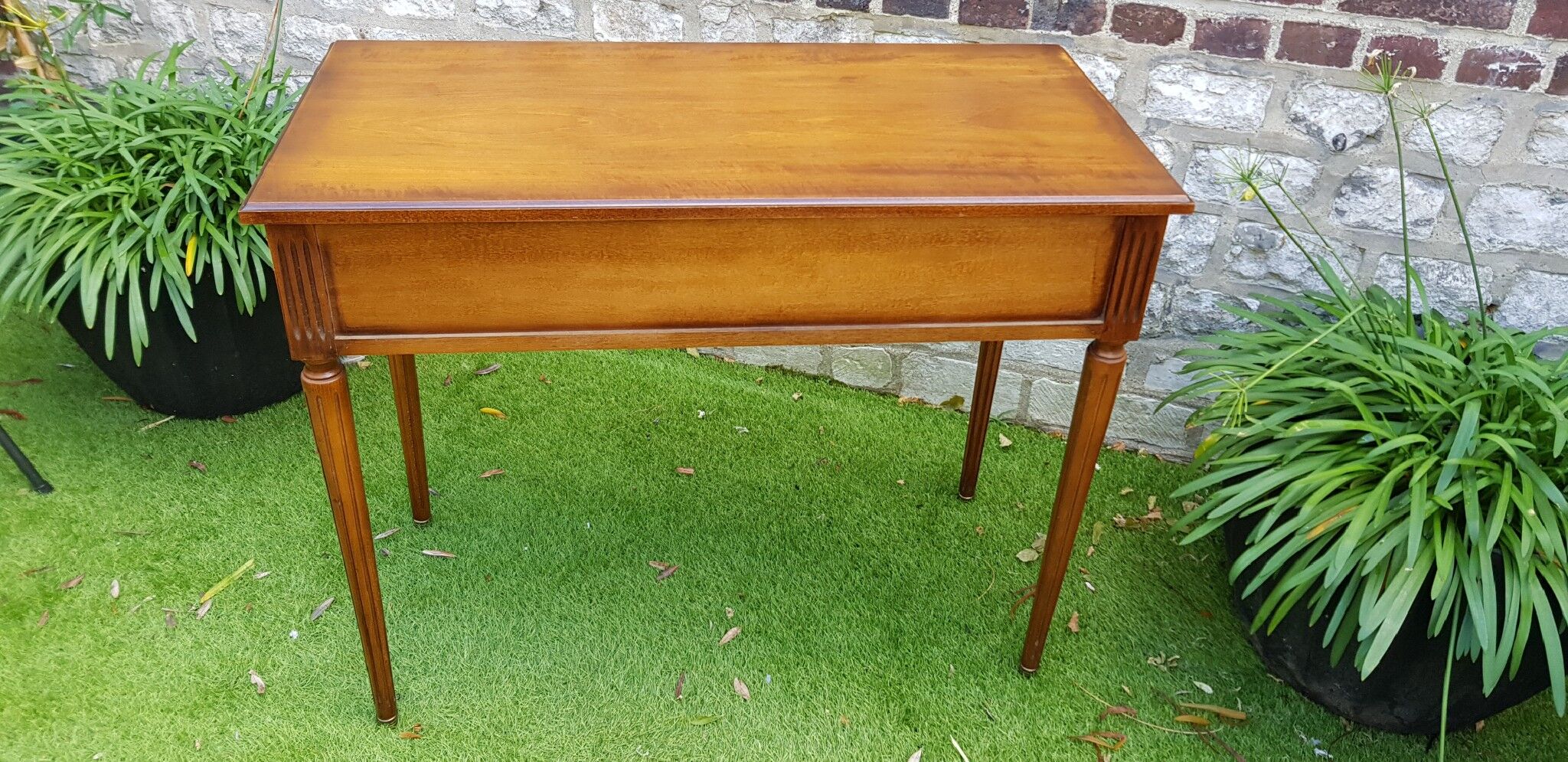 Bureau style louis XVI