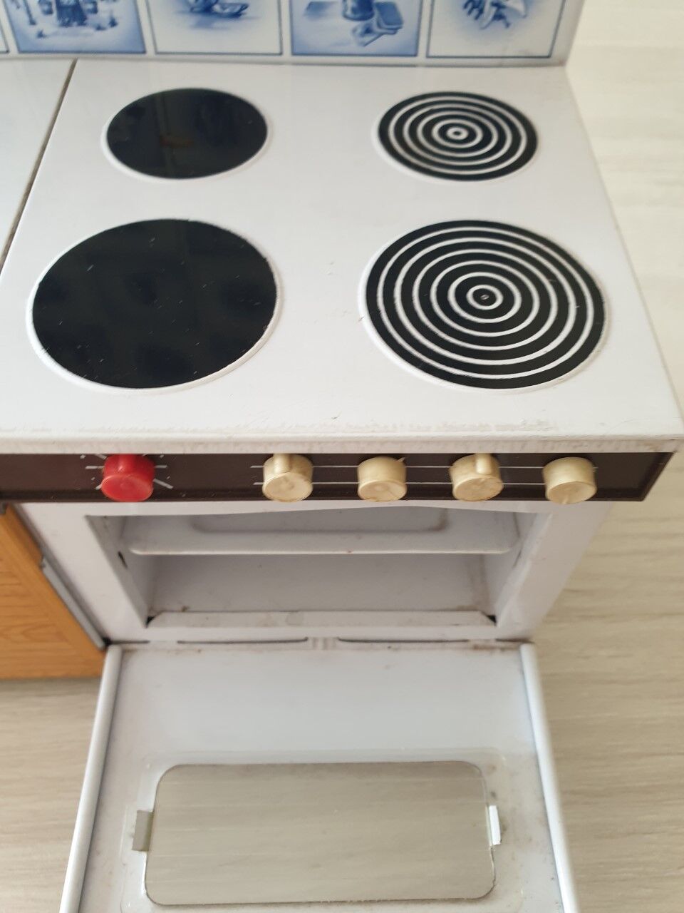 70s sheet metal doll kitchen
