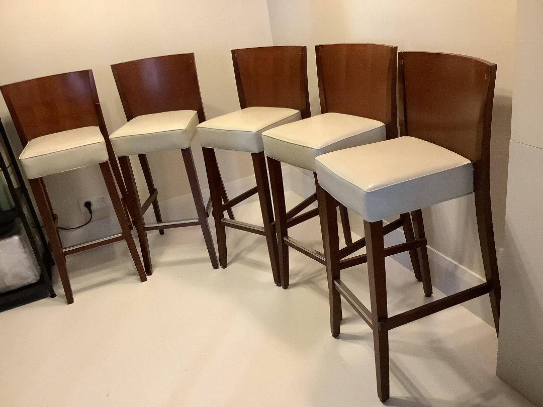Table and 5 "Neoz" stools by Philippe Starck for Driade.
