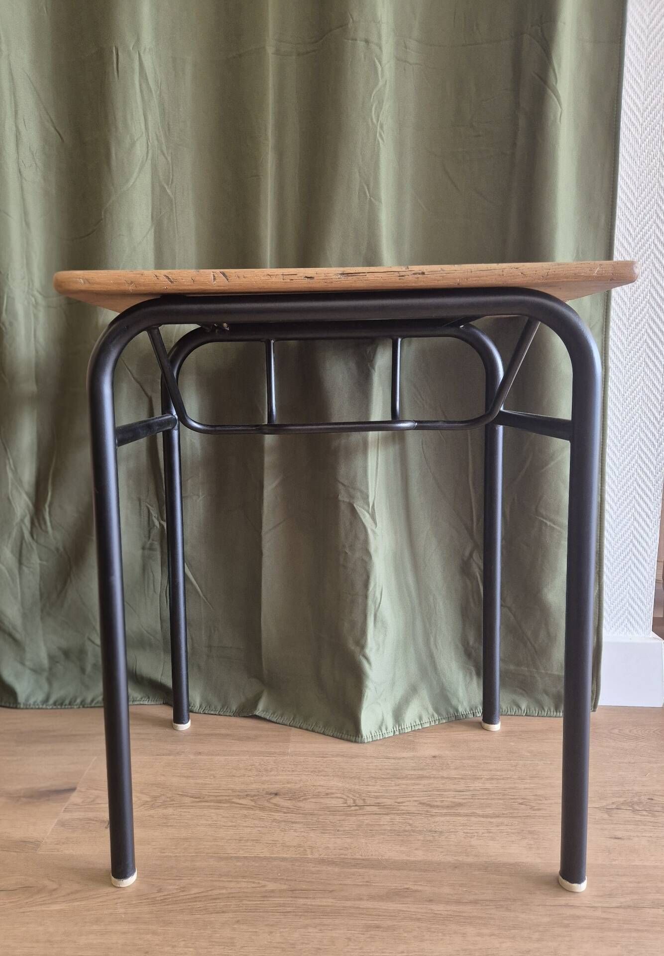 School desk and chair set
