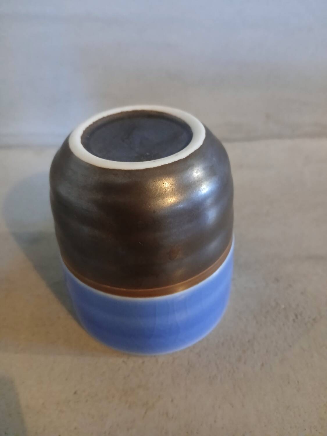 4 stoneware coffee cups