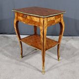 Petite table de salon en bois précieux, style louis xv – 1re partie xixe