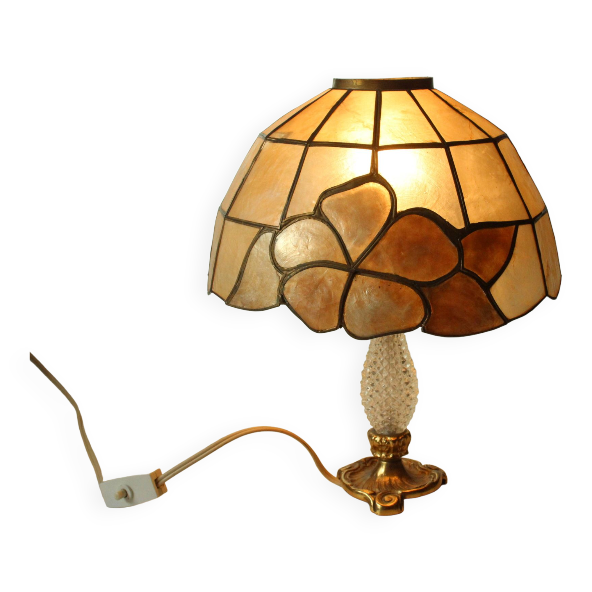 Mid Century handmade table lamp Tiffany Style, made of  mother of pearl, glass and metal, vintage